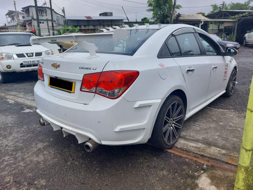 Chevrolet Cruze  YR 10 - 4 - Family Cars  on Aster Vender