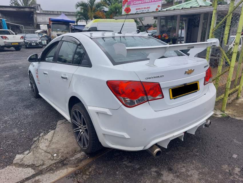 Chevrolet Cruze  YR 10 - 1 - Family Cars  on Aster Vender