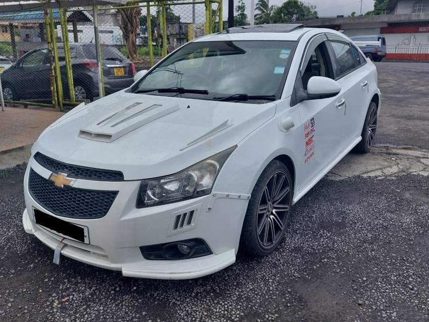 Chevrolet Cruze  YR 10 - 2 - Family Cars  on Aster Vender
