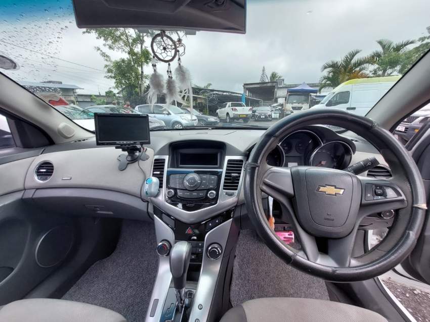 Chevrolet Cruze  YR 10 - 3 - Family Cars  on Aster Vender