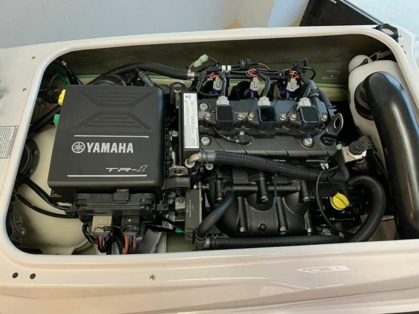 YAMAHA SUPERJET 2021 SJ1050 on Aster Vender