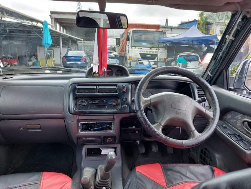 4x4 Mitsubishi  L200 - 5 - Pickup trucks (4x4 & 4x2)  on Aster Vender