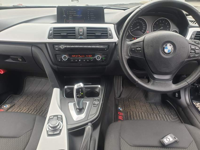 BMW 320i - 1 - Luxury Cars  on Aster Vender