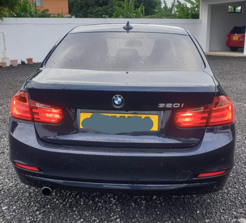 BMW 320i - 4 - Luxury Cars  on Aster Vender