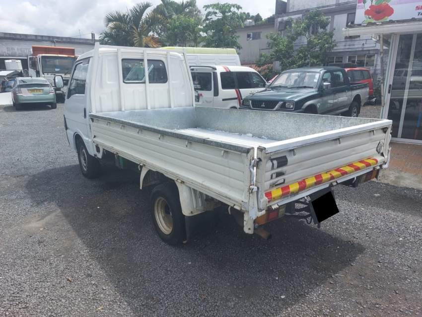 Mazda Bongo Truck Yr 98 - 5 - Small trucks (Camionette)  on Aster Vender