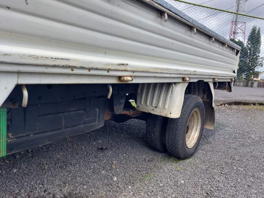 Mazda Bongo Truck Yr 98 - 4 - Small trucks (Camionette)  on Aster Vender