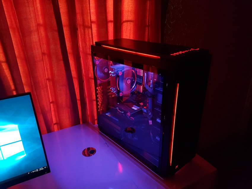  Thermaltake Versa C23 Tempered Glass RGB Edition Mid-tower Chassis 