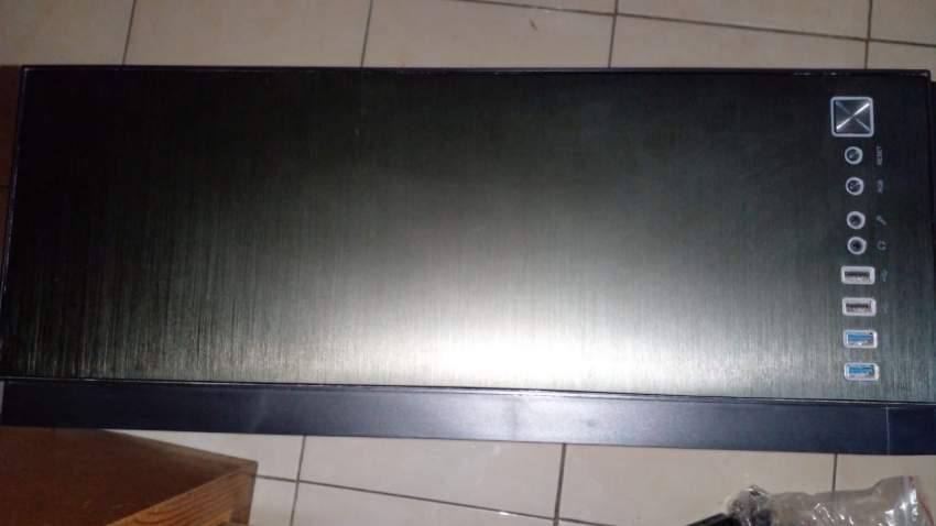  Thermaltake Versa C23 Tempered Glass RGB Edition Mid-tower Chassis  - 5 - Casing  on Aster Vender