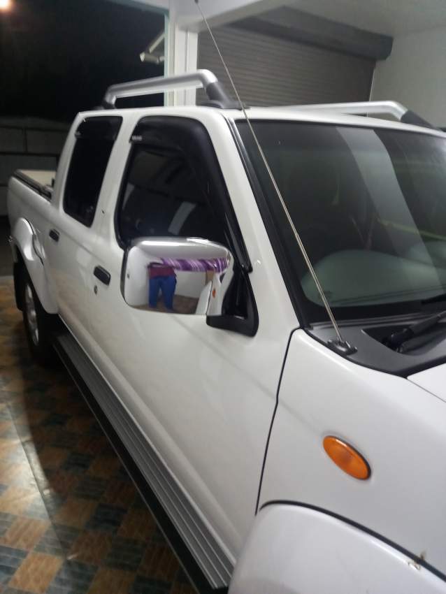 Nissan Np300 - 4 - Cargo Van (Delivery Van)  on Aster Vender