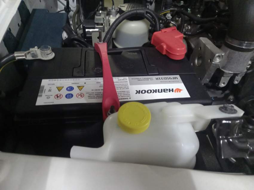 Nissan Np300 - 6 - Cargo Van (Delivery Van)  on Aster Vender