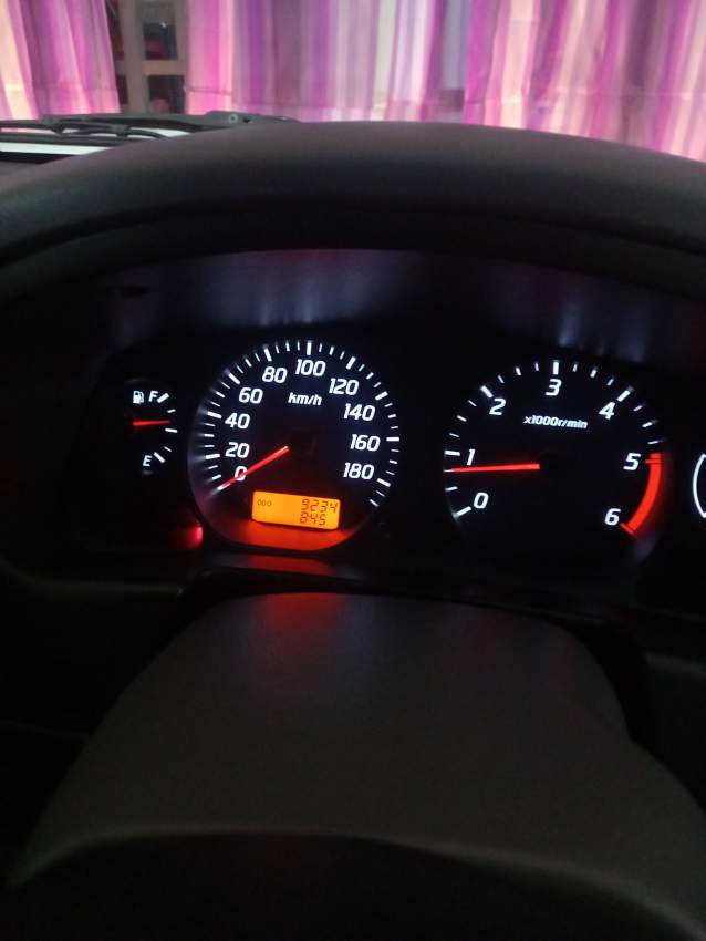 Nissan Np300 2 ×4 - 6 - Cargo Van (Delivery Van)  on Aster Vender