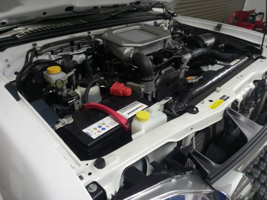 Nissan Np300 2 ×4 - 9 - Cargo Van (Delivery Van)  on Aster Vender