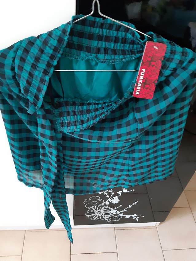 New skirt green size 10/12 - 0 - Dresses (Women)  on Aster Vender