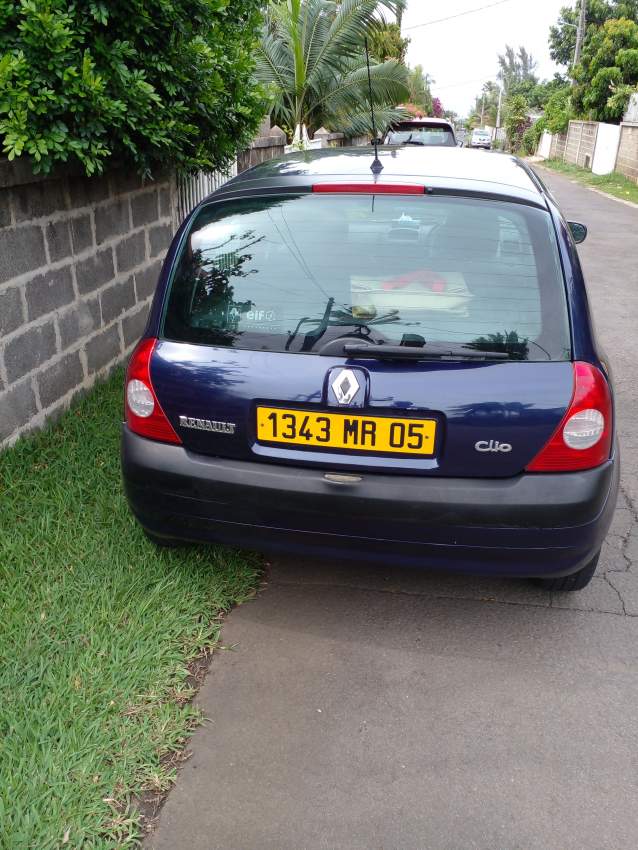 Renault  - 1 - Compact cars  on Aster Vender