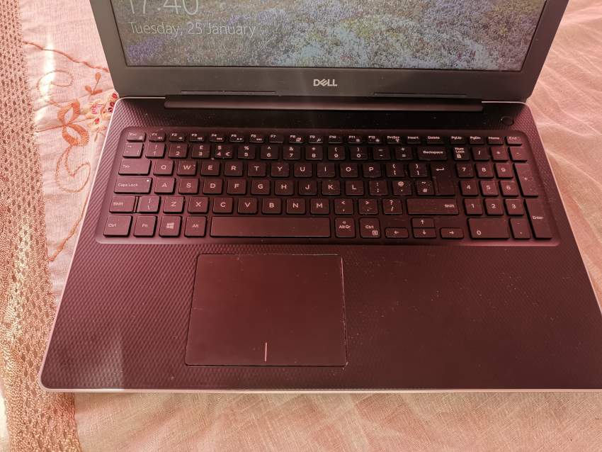 Dell inspiron  - 1 - Laptop  on Aster Vender