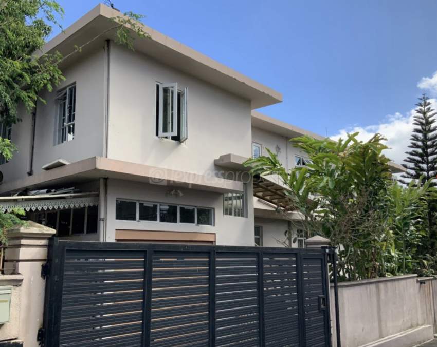 House First Floor 4 bedrooms - 4 - House  on Aster Vender