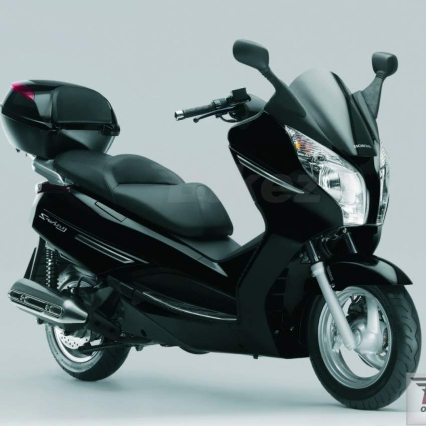 Honda Silver Wing FES 125 - 0 - Scooters (above 50cc)  on Aster Vender