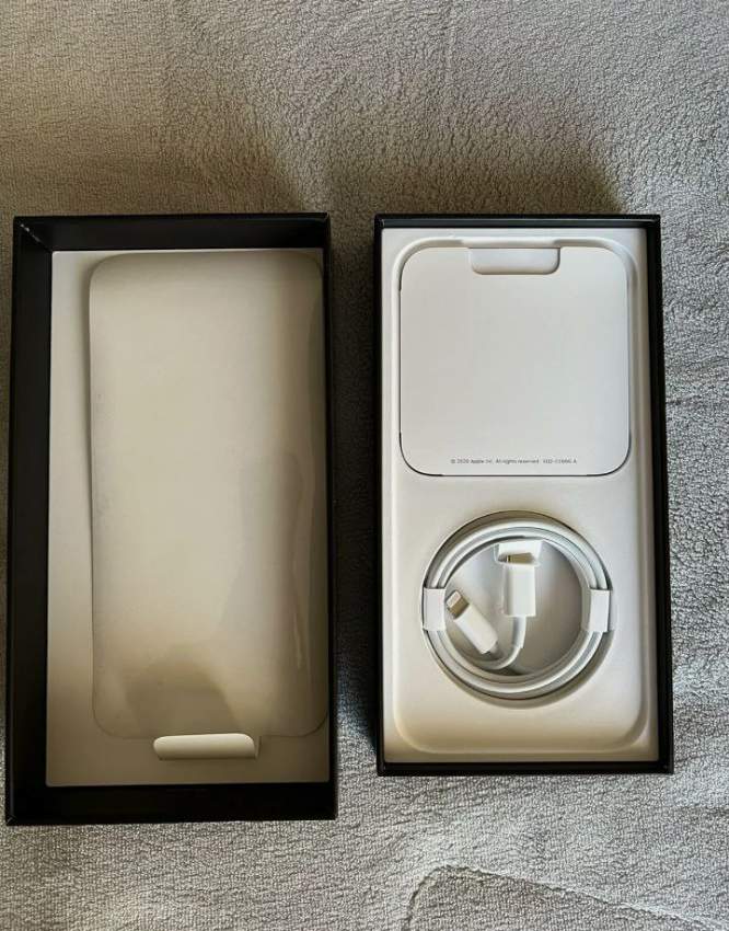 Iphone 11iPhone 11 Pro Max 128 GB Unlocked Graphite  H pro max 128 Go  - 6 - iPhones  on Aster Vender