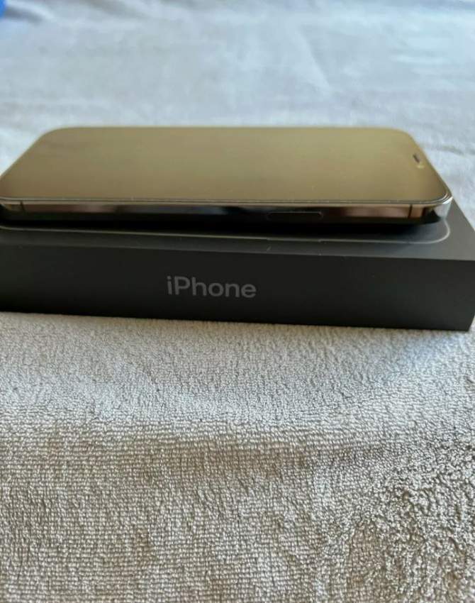 Iphone 11iPhone 11 Pro Max 128 GB Unlocked Graphite  H pro max 128 Go  - 2 - iPhones  on Aster Vender
