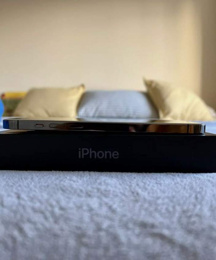 Iphone 11iPhone 11 Pro Max 128 GB Unlocked Graphite  H pro max 128 Go  - 5 - iPhones  on Aster Vender