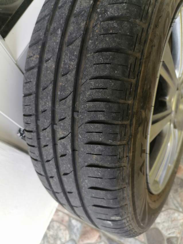 Jantes et pneu - 2 - Spare Parts  on Aster Vender