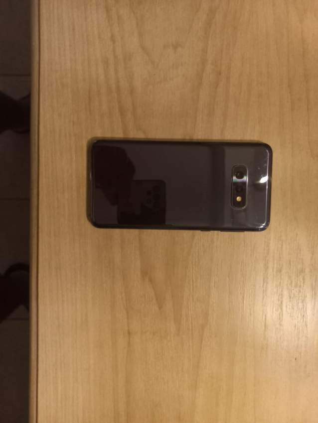 S10e for sale  - 1 - Android Phones  on Aster Vender