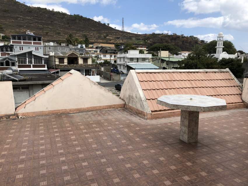 Luxurious and fully furnished house 2200p2 at Caro Lalo, P-Louis - 0 - House  on Aster Vender