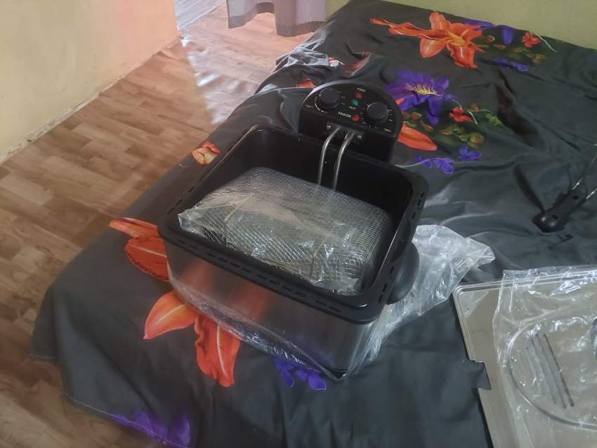 Fritteuse et bidon boulette - 5 - Others  on Aster Vender