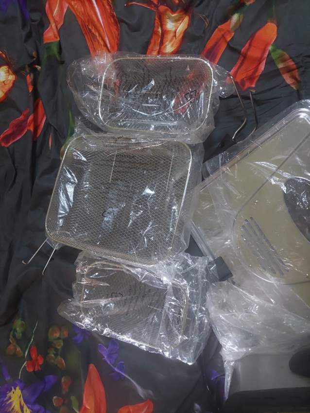 Fritteuse et bidon boulette - 2 - Others  on Aster Vender