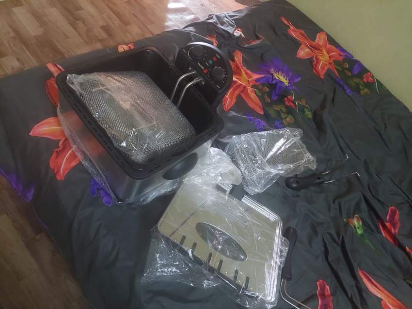 Fritteuse et bidon boulette - 4 - Others  on Aster Vender