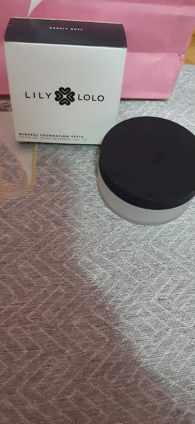 Lily Lolo mineral foundation spf 15 - 4 - Foundation  on Aster Vender
