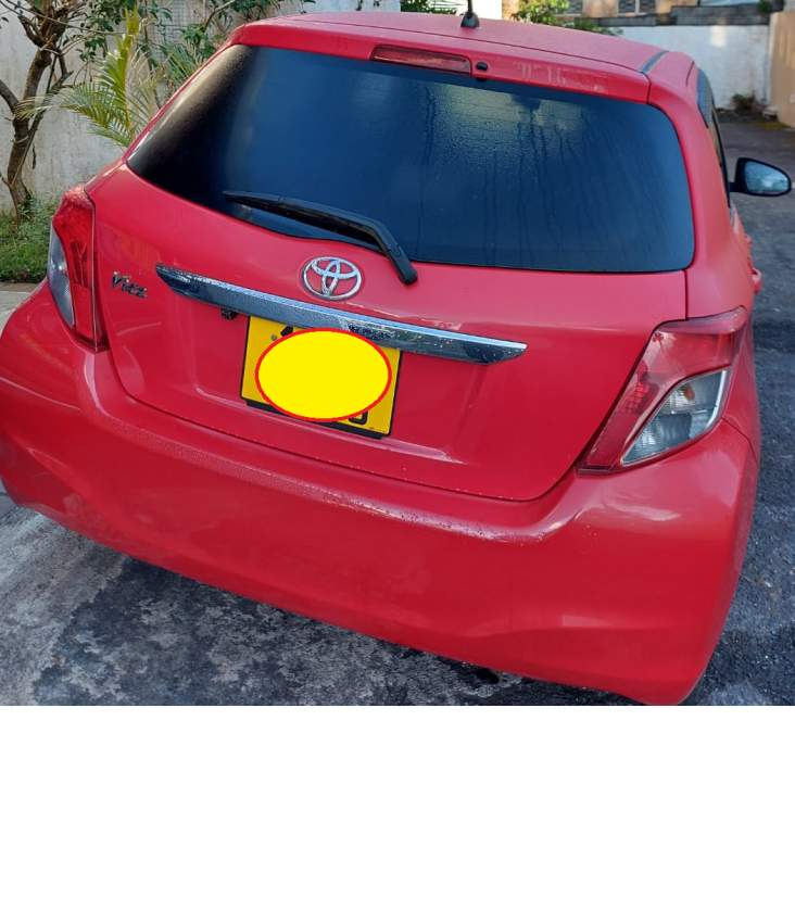 Toyota Vitz 2013 Automatic. 52000 kms. 1300 cc - 0 - Compact cars  on Aster Vender