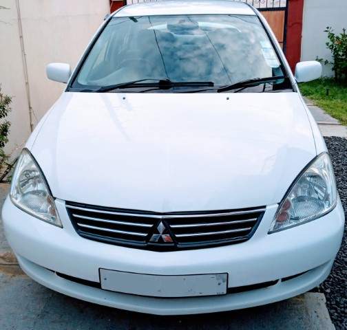 Mitsubishi Lancer Glx CS3 - 4 - Family Cars  on Aster Vender