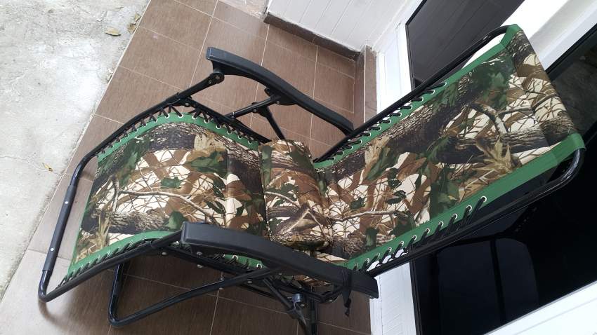 Pliable chair on Aster Vender