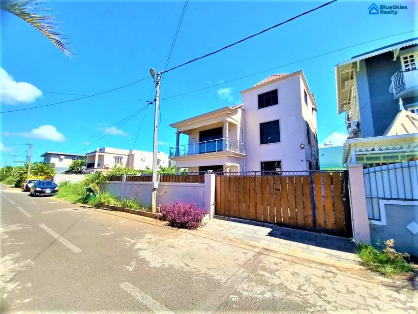 4 bedroom Villa for sale in Morcellement  La Siren - 0 - Villas  on Aster Vender