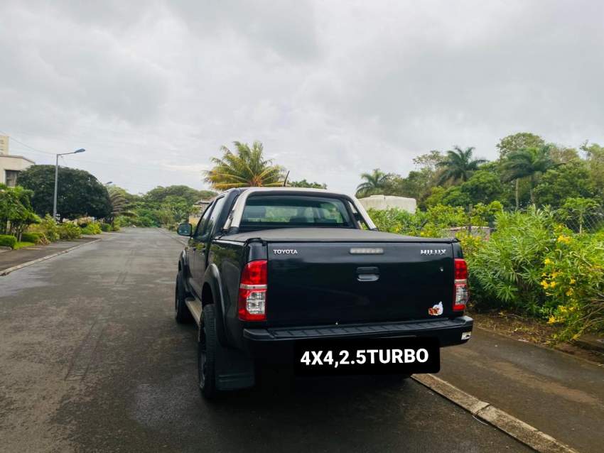 Toyota hilux  4X4 2014 - 0 - Pickup trucks (4x4 & 4x2)  on Aster Vender