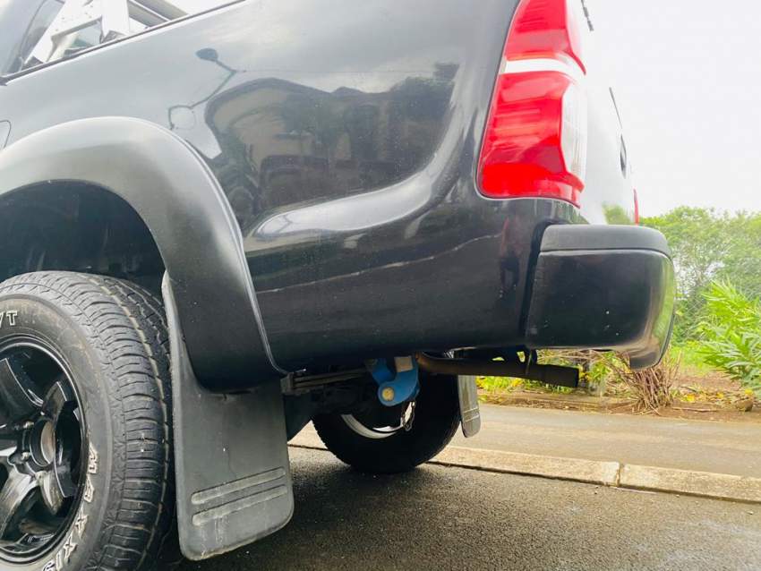 Toyota hilux  4X4 2014 - 5 - Pickup trucks (4x4 & 4x2)  on Aster Vender