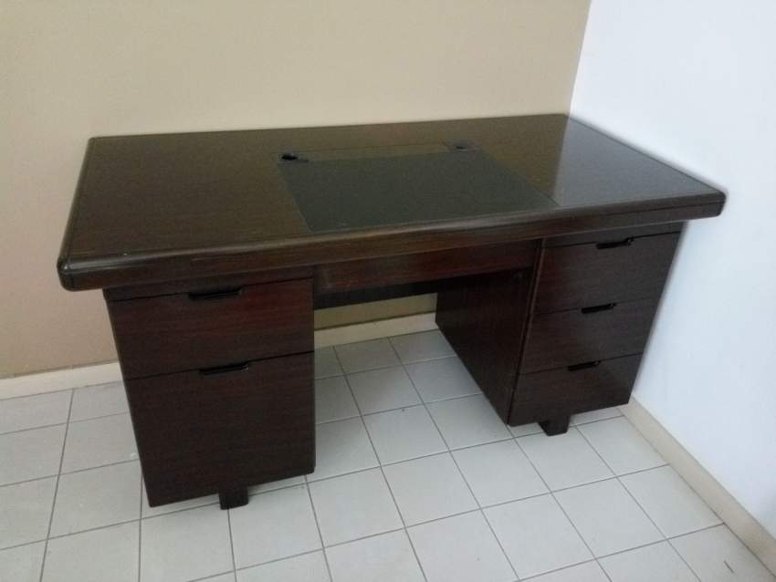 Table ordinateur en bois massif on Aster Vender