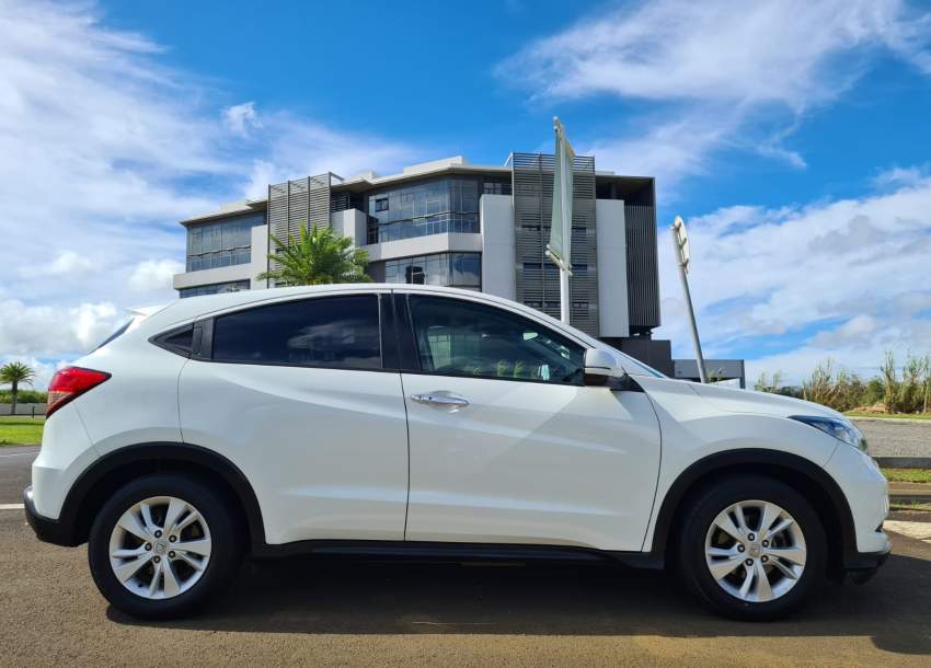 Honda Vezel 2016 for sale  - 3 - SUV Cars  on Aster Vender