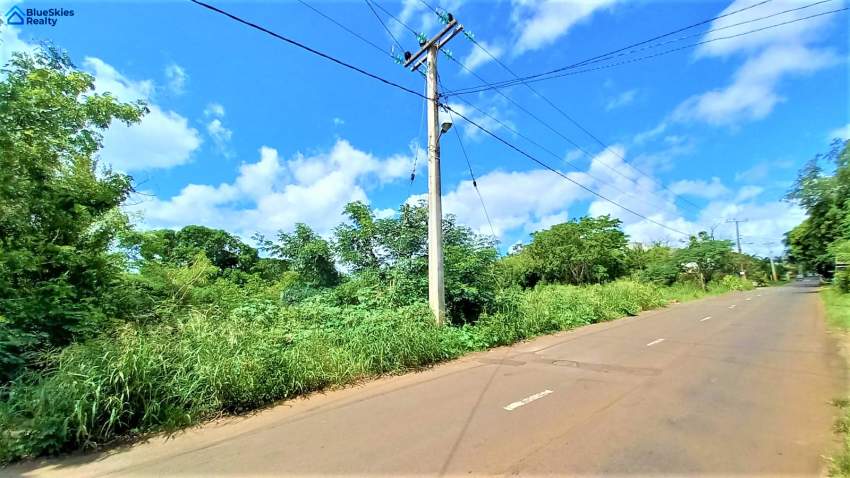18.4 Perches for sales on main road of  Baie Du Tombeau - 2 - Land  on Aster Vender