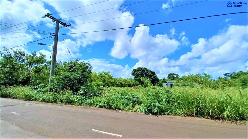 18.4 Perches for sales on main road of  Baie Du Tombeau - 3 - Land  on Aster Vender