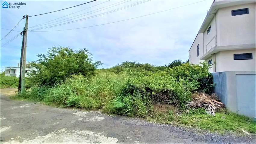 8.81 Perches for sale in Mont Choisy - 1 - Land  on Aster Vender