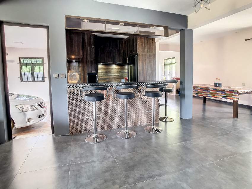 (Ref. MA7-630) Maison moderne avec un grand espace jardin - 2 - House  on Aster Vender