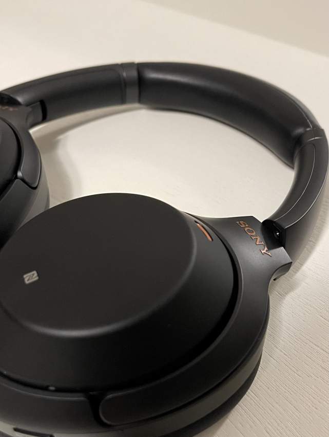 Sony WH-1000xm3 headphones - 1 - Headphone  on Aster Vender