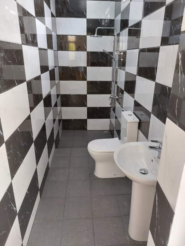 HOUSE FOR SALE - 1 - House  on Aster Vender