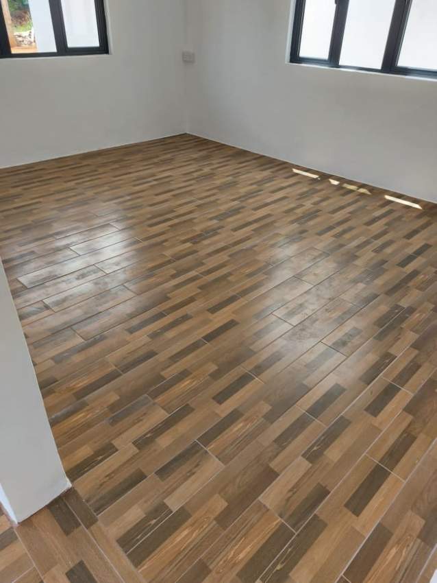 HOUSE FOR SALE - 2 - House  on Aster Vender