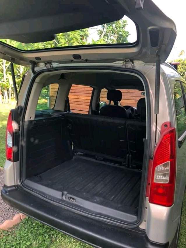 Peugeot tepee en bon état manuel - 0 - Family Cars  on Aster Vender