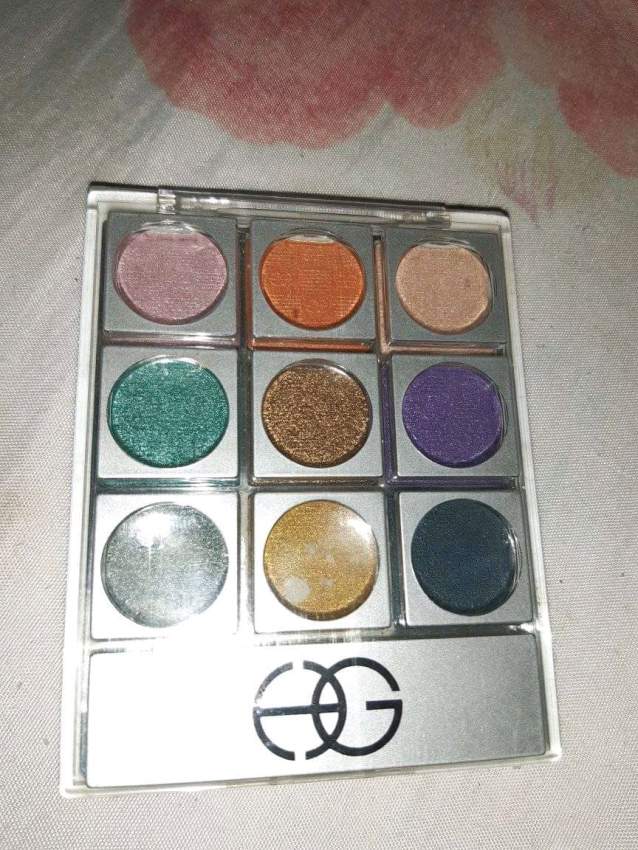 2 Eye Shadow & 1 Face Powder - 1 - Eye shadow  on Aster Vender