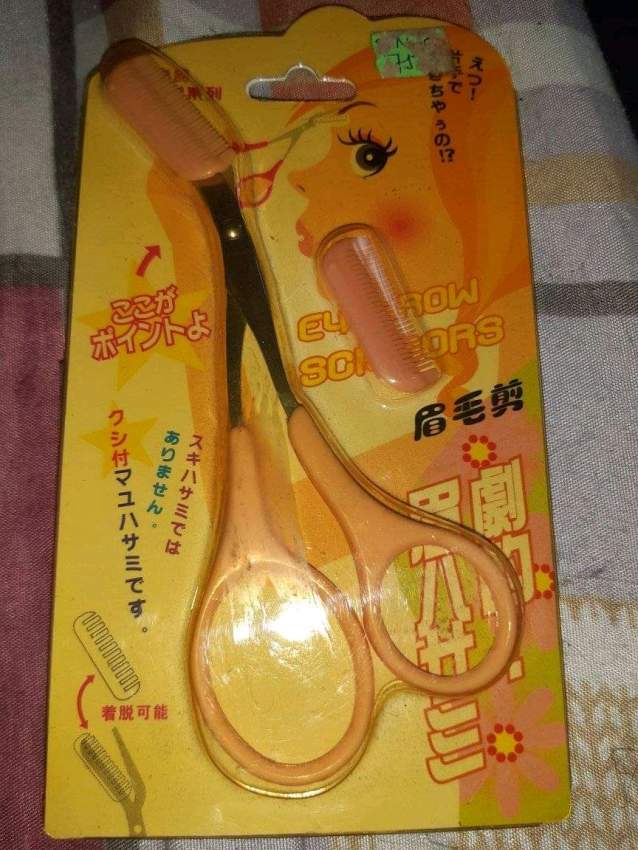 Eyebrow Scissors - Other Makeup Products at AsterVender
