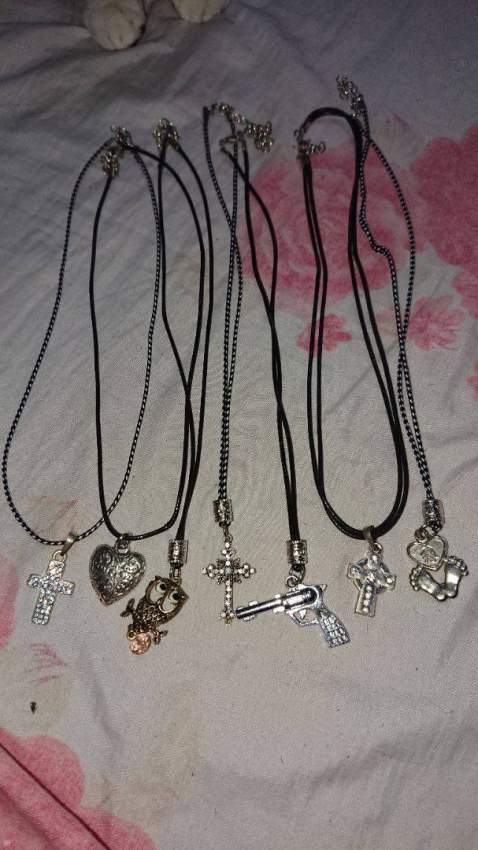 Lot de Colliers  - 0 - Necklaces  on Aster Vender